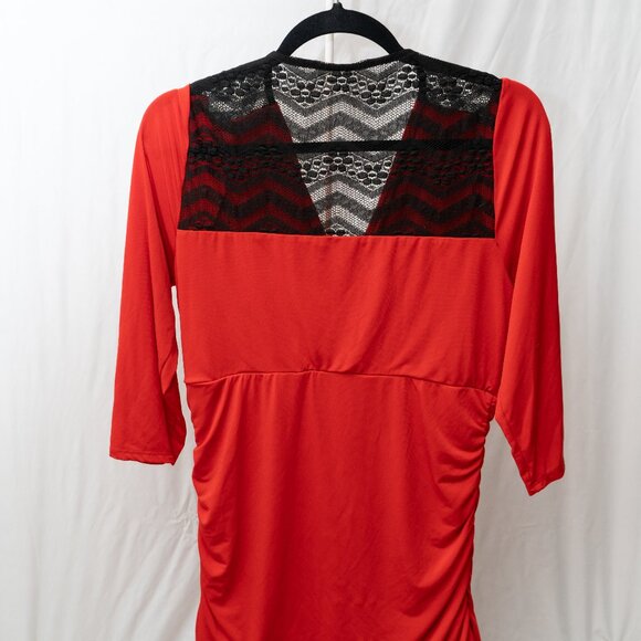 Torrid plus size 0 red long sleeve and black lace top - Picture 1 of 5